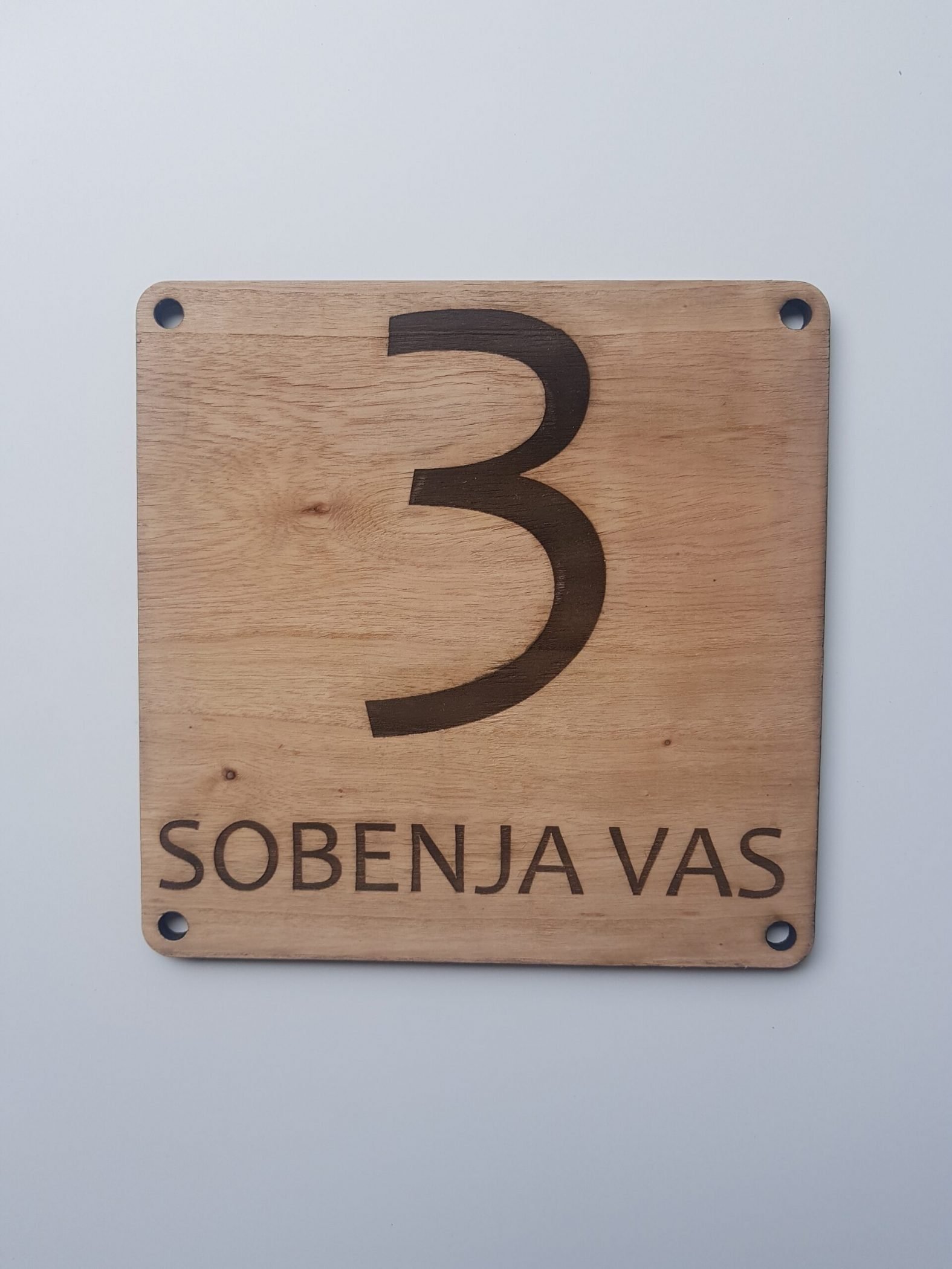 hišna številka les hišne številke lesene po meri gravis.si